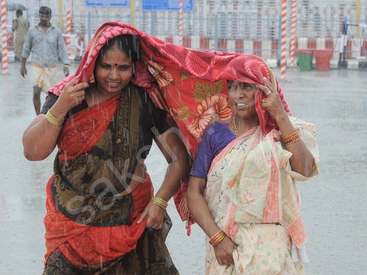 Heavy Rain In Tirumala11