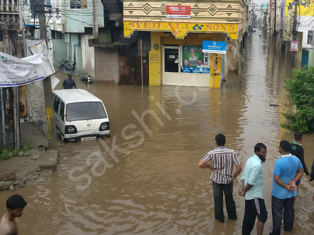 Heavy Rains lashes Hyderabad on Sunday - Sakshi18