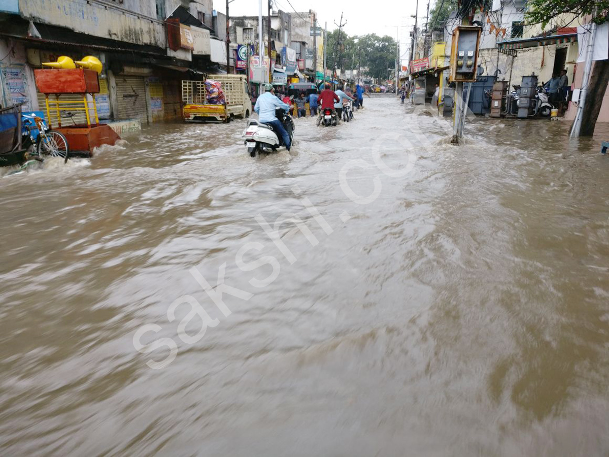 Heavy Rains lashes Hyderabad on Sunday - Sakshi7