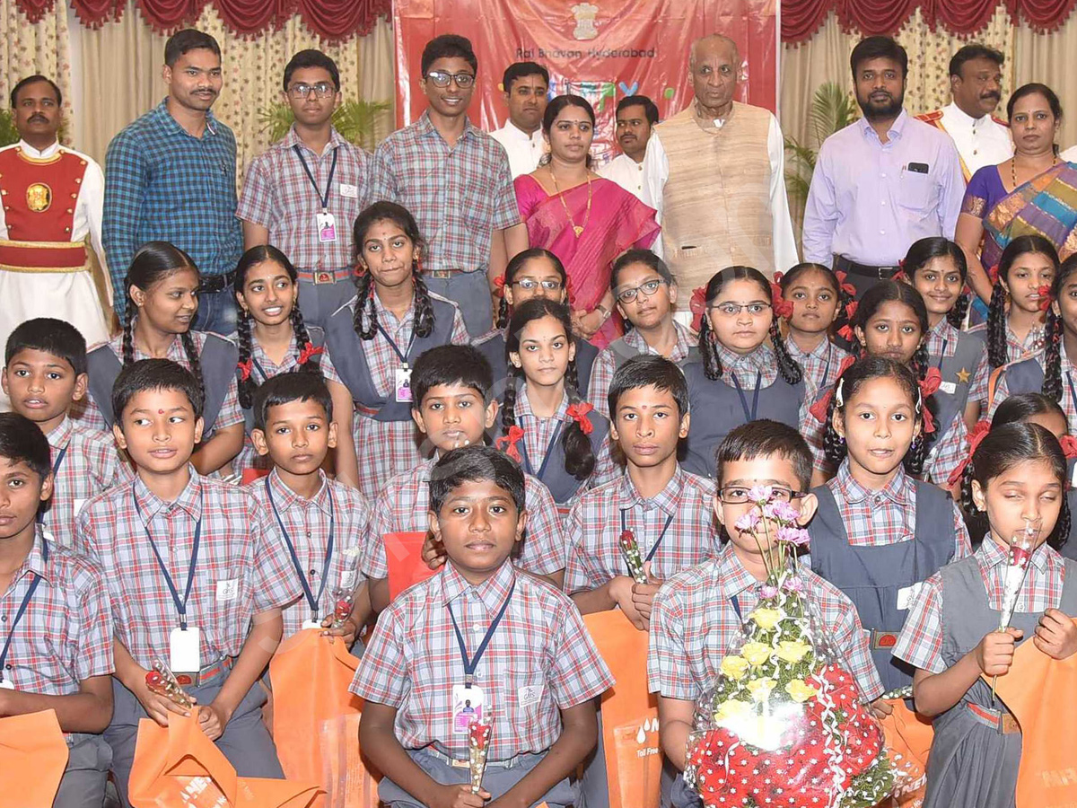 Governor Narasimhan Celebrates Children's Day  - Sakshi2