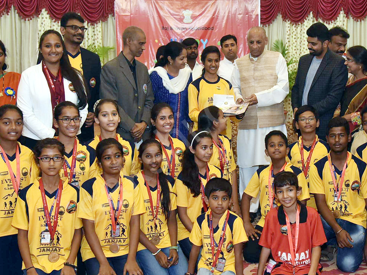 Governor Narasimhan Celebrates Children's Day  - Sakshi11