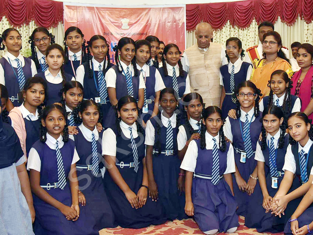 Governor Narasimhan Celebrates Children's Day  - Sakshi12