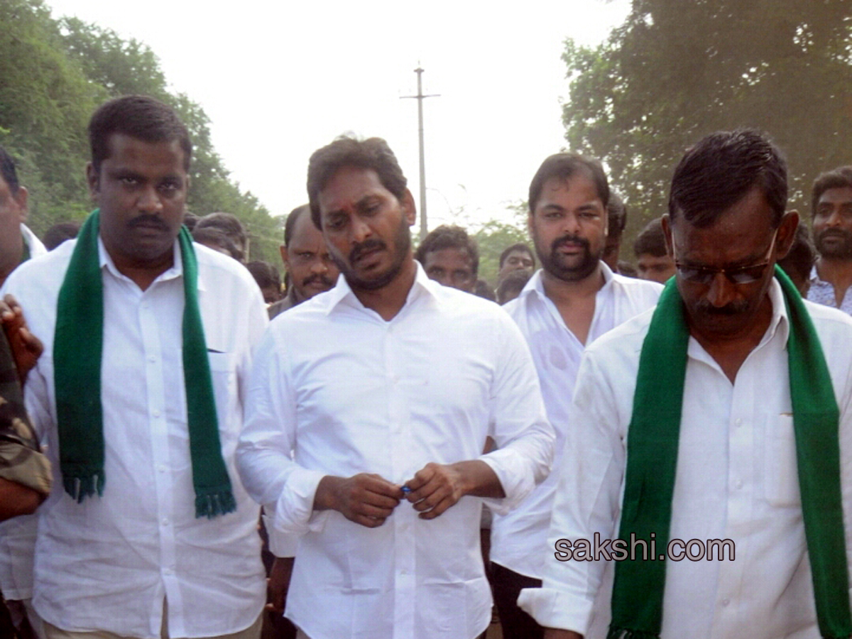 ninth day prajasankalapa yatra - Sakshi12
