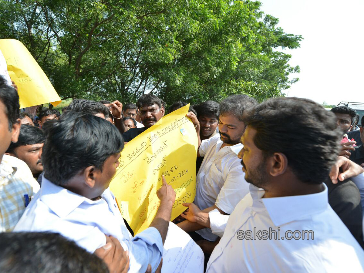 ninth day prajasankalapa yatra - Sakshi16