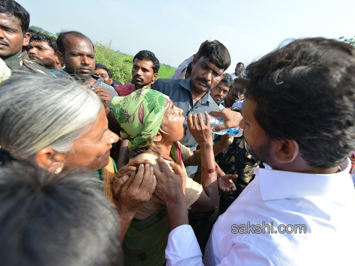 ninth day prajasankalapa yatra - Sakshi19
