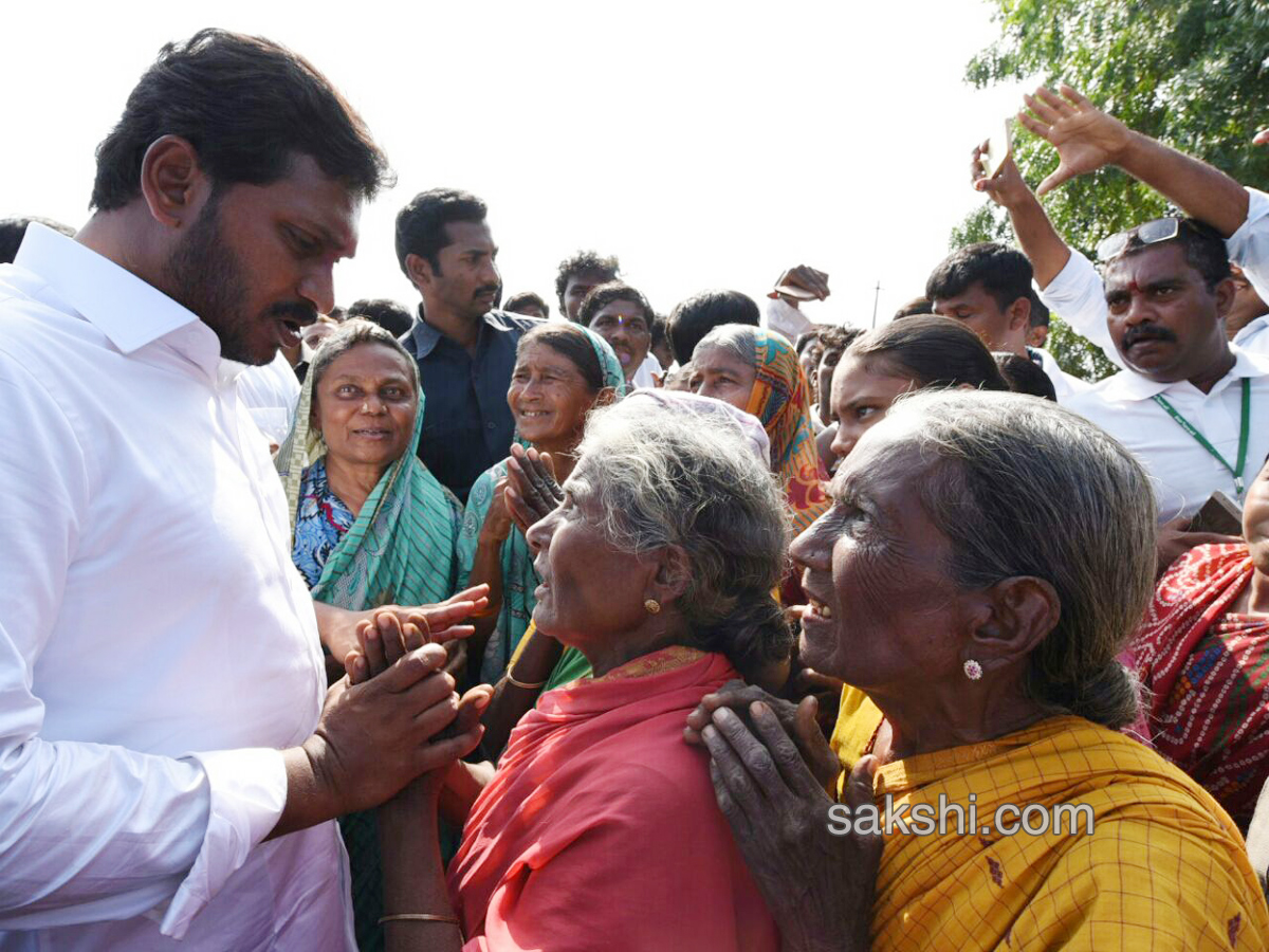 ninth day prajasankalapa yatra - Sakshi2