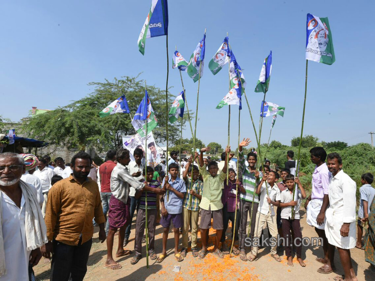 ninth day prajasankalapa yatra - Sakshi41