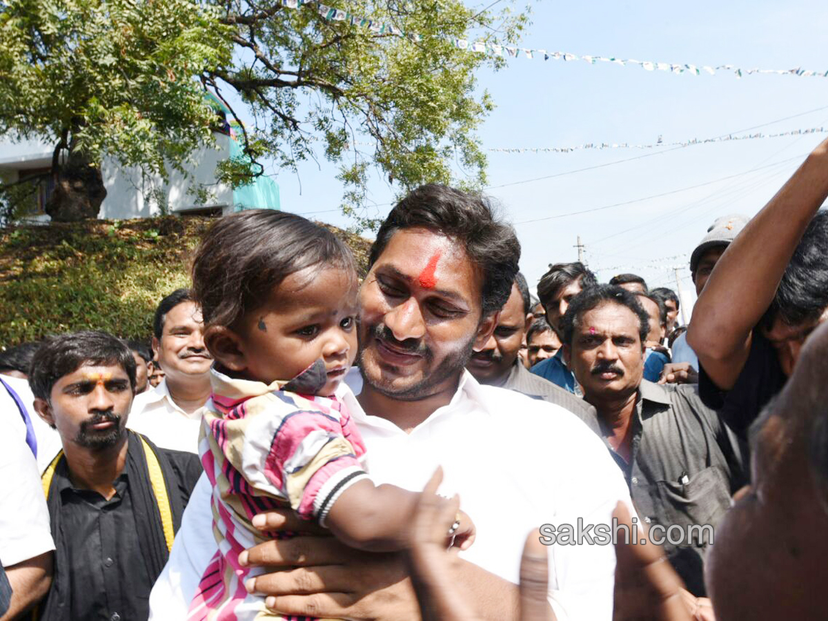 ninth day prajasankalapa yatra - Sakshi45