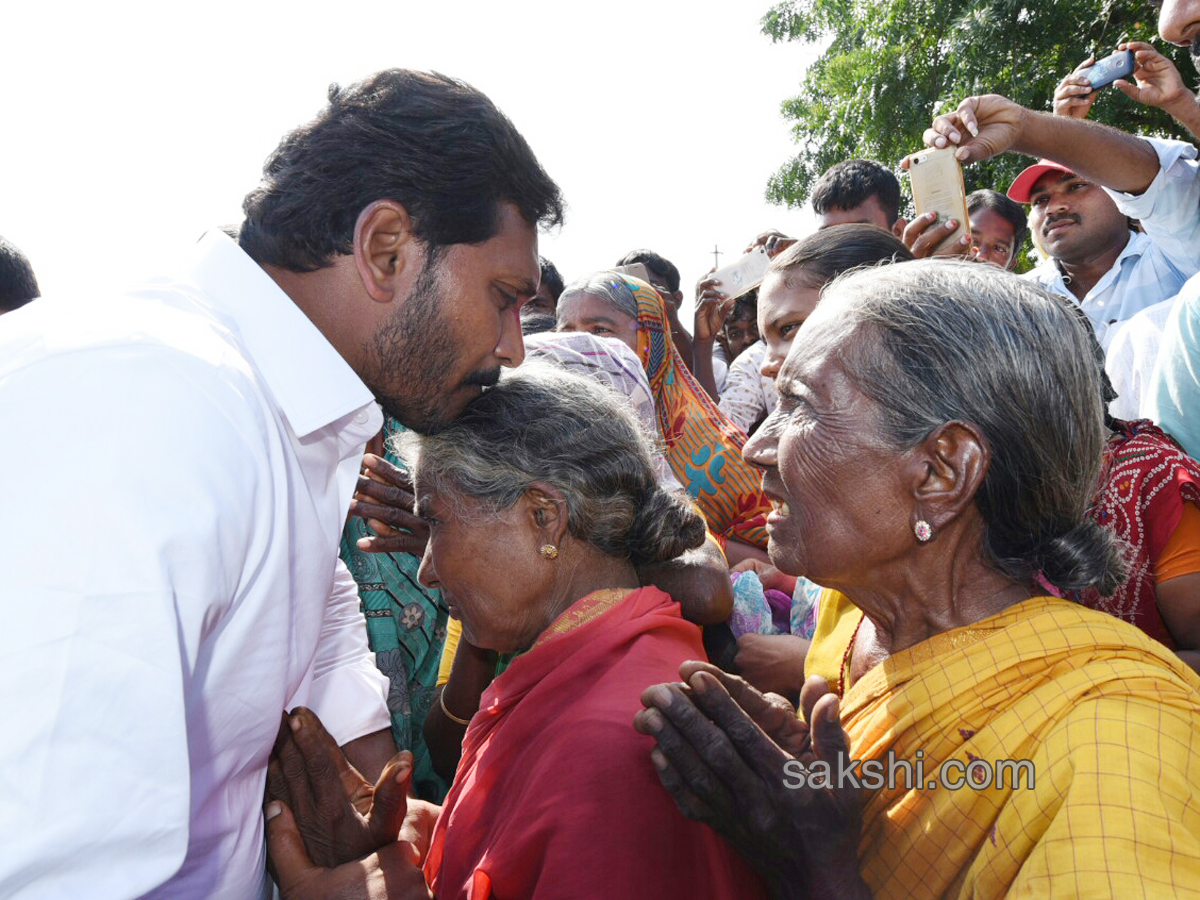 ninth day prajasankalapa yatra - Sakshi6