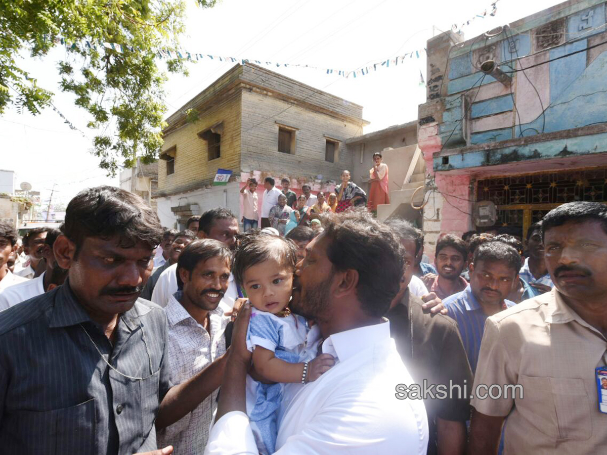 ninth day prajasankalapa yatra - Sakshi56