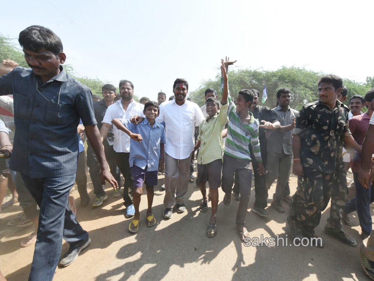 ninth day prajasankalapa yatra - Sakshi62