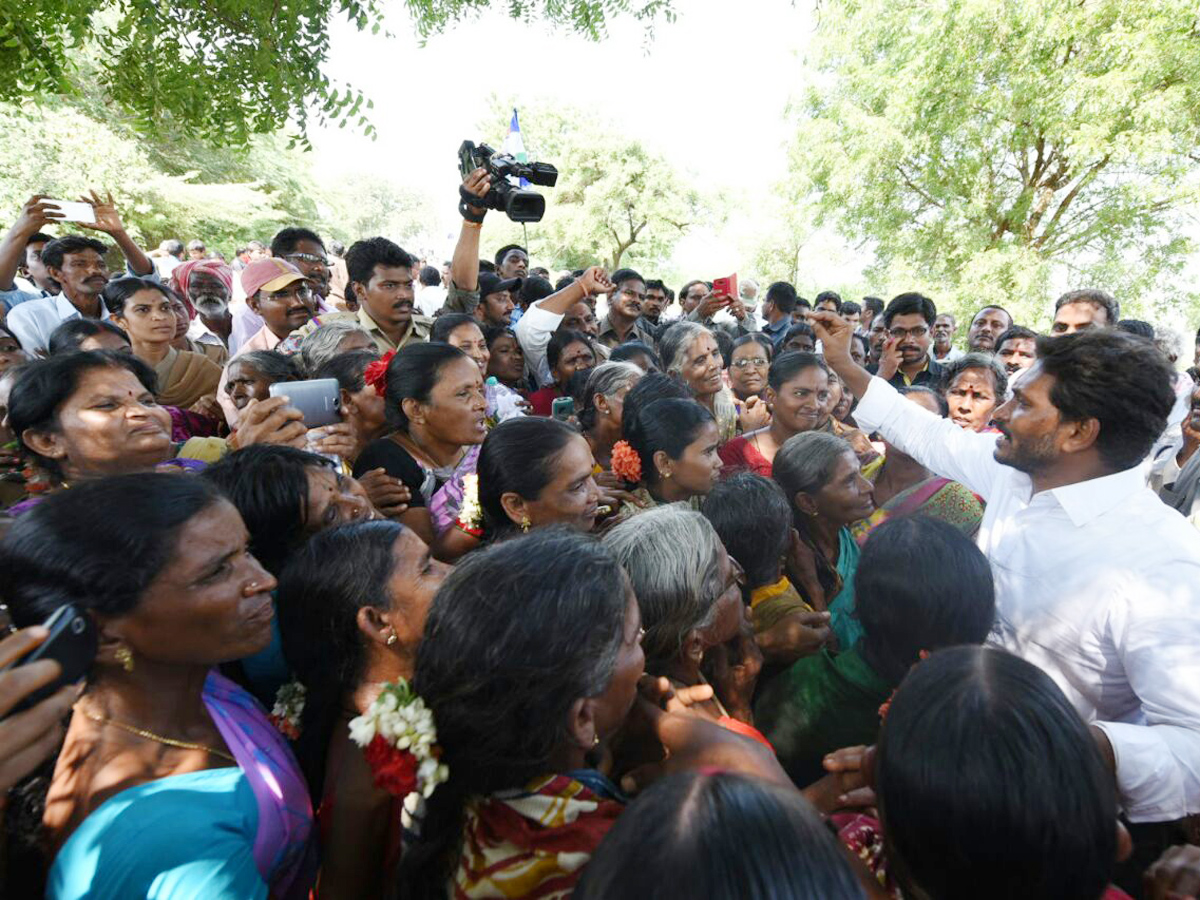 ninth day prajasankalapa yatra - Sakshi66