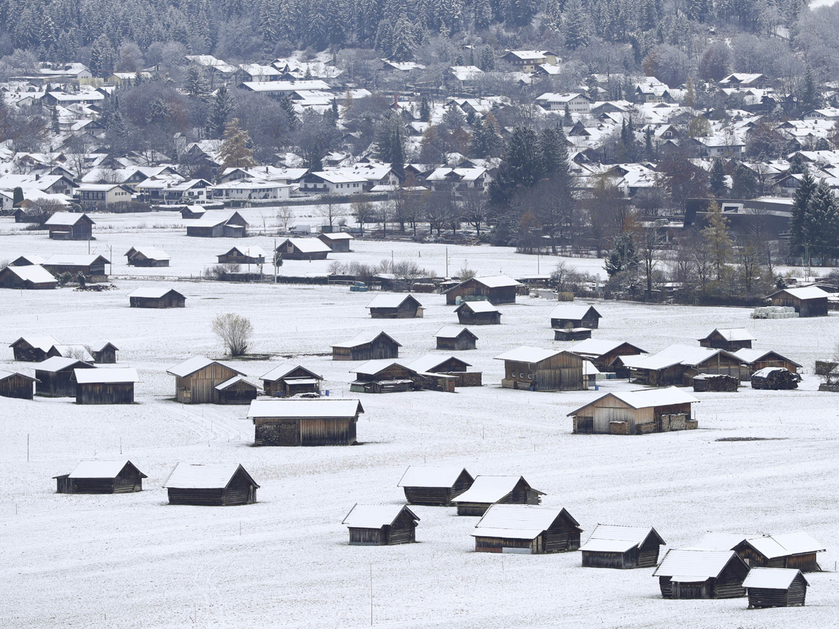 jammu and kashmir snowfall - Sakshi - Sakshi2