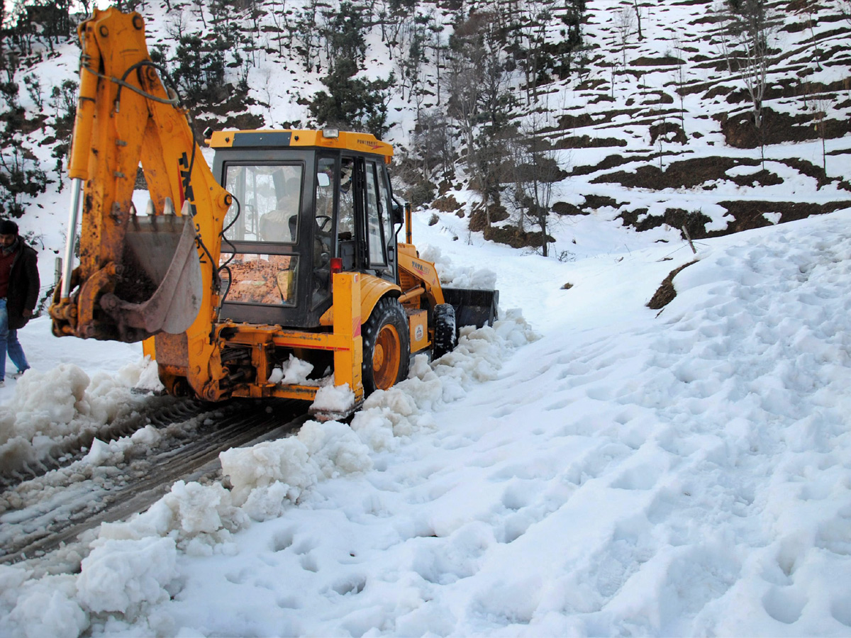 jammu and kashmir snowfall - Sakshi - Sakshi3