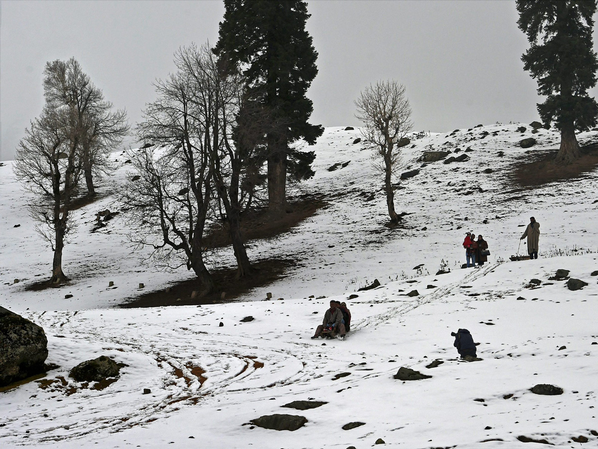 jammu and kashmir snowfall - Sakshi - Sakshi7