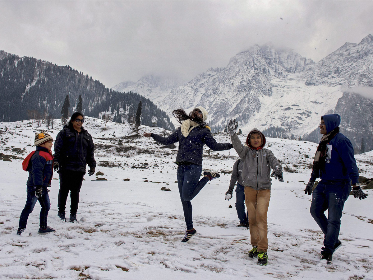 jammu and kashmir snowfall - Sakshi - Sakshi10