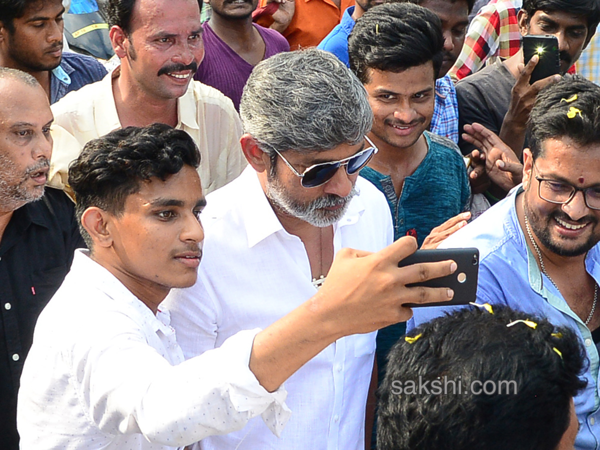 jagapathi babu charity walk vijayawada - Sakshi - Sakshi11