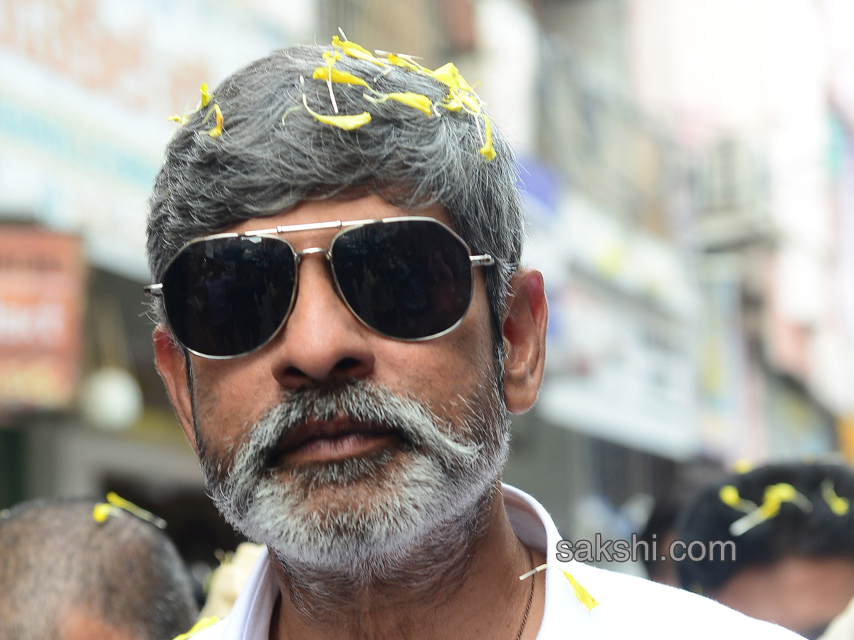 jagapathi babu charity walk vijayawada - Sakshi - Sakshi12