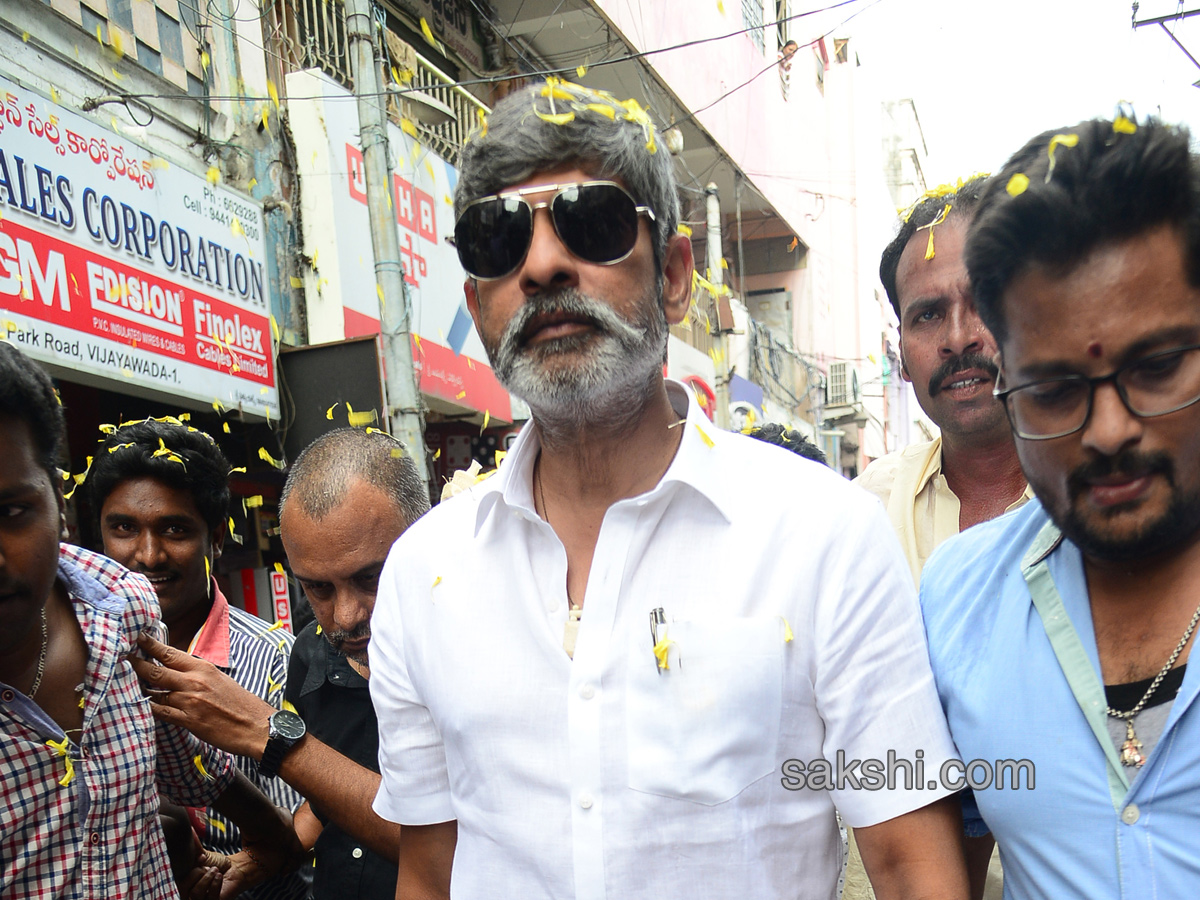 jagapathi babu charity walk vijayawada - Sakshi - Sakshi4