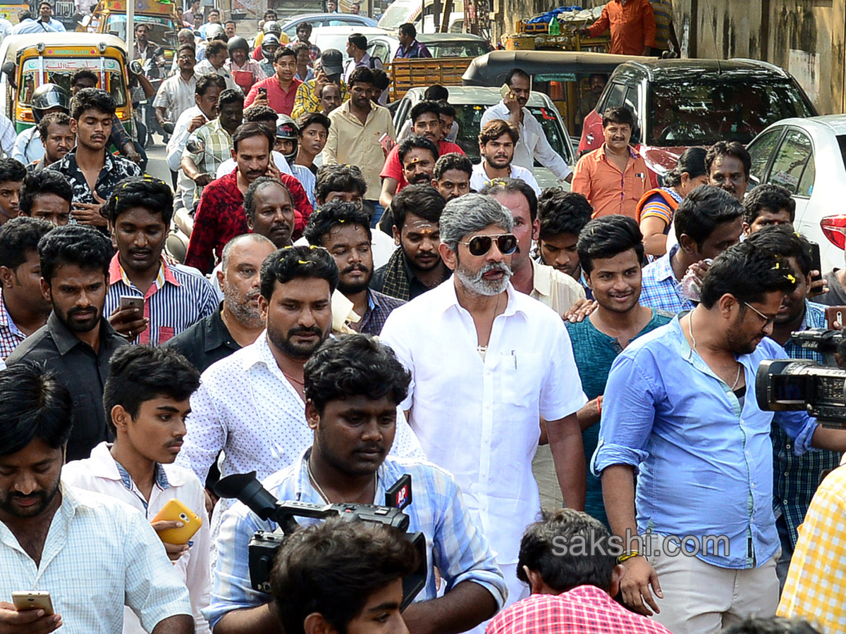 jagapathi babu charity walk vijayawada - Sakshi - Sakshi1