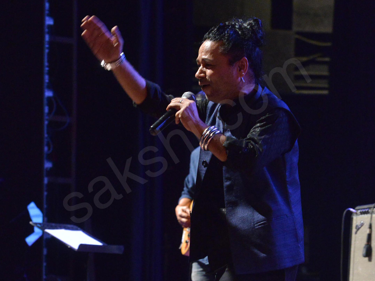 Kailash Kher Live in Concert at Shilpakala Vedika - Sakshi12