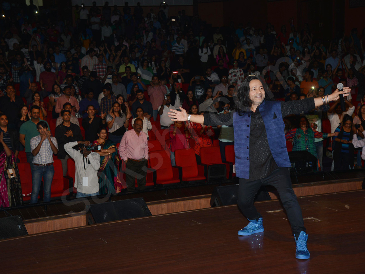 Kailash Kher Live in Concert at Shilpakala Vedika - Sakshi8