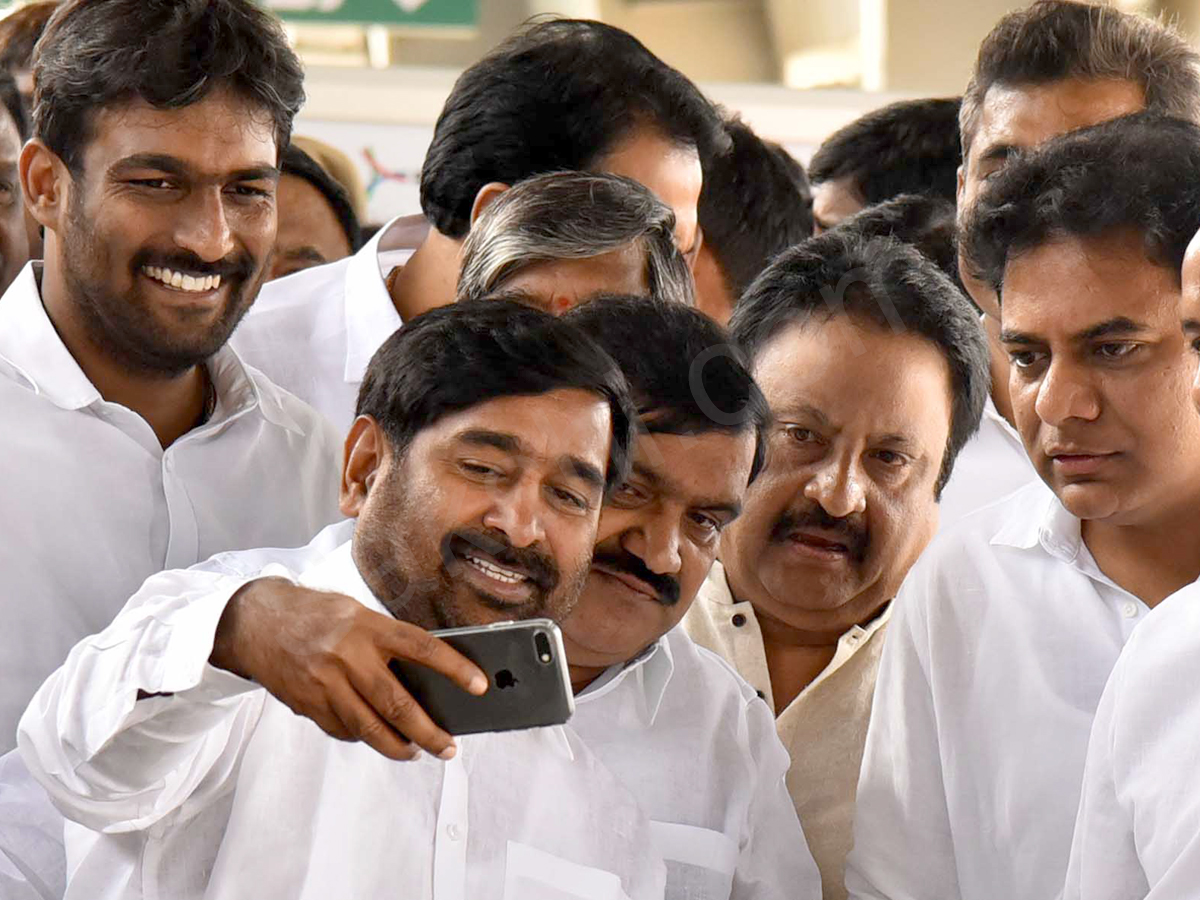 Minister KTR & Leaders Takes Ride In Hyderabad Metro Rail  - Sakshi17