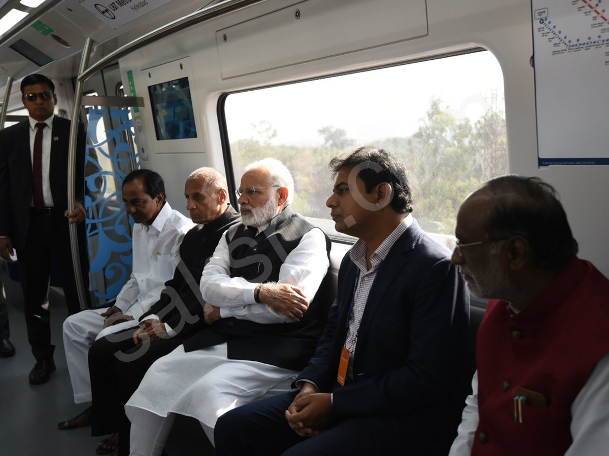 narendra modi inaugurates hyderabad metro rail services - Sakshi5