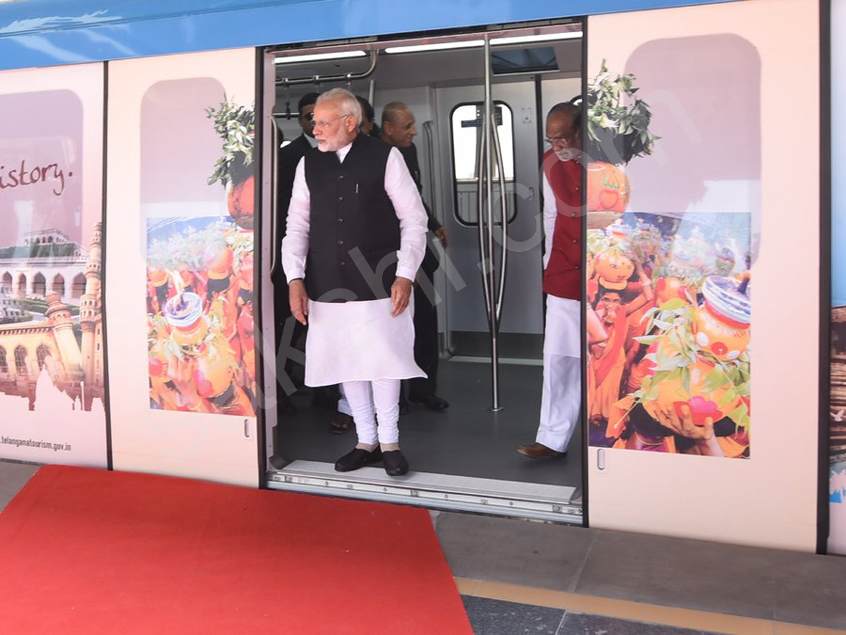 narendra modi inaugurates hyderabad metro rail services - Sakshi7