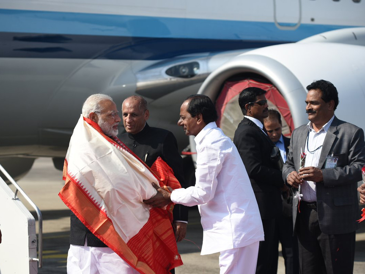 narendra modi inaugurates hyderabad metro rail services - Sakshi10