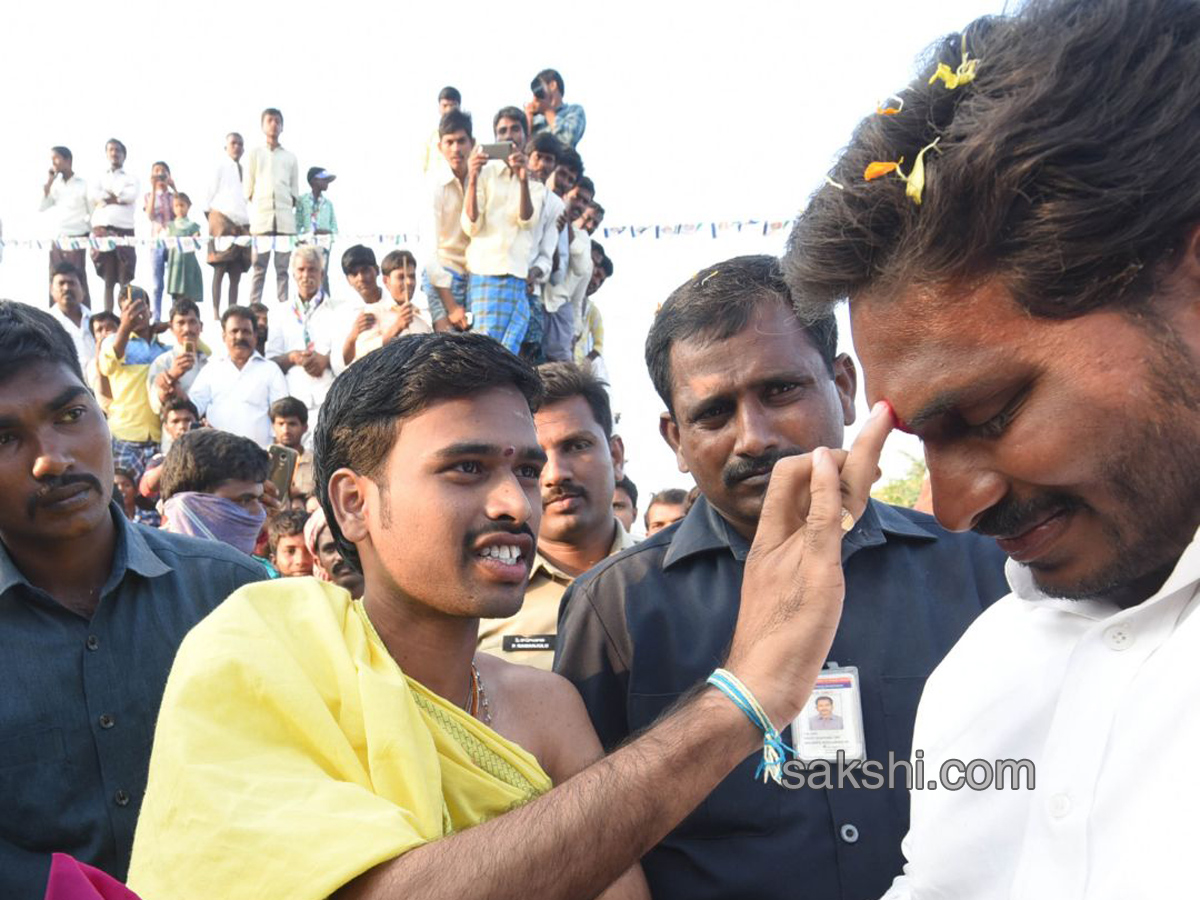 PrajaSankalpaYatra completes 300 km - Sakshi13