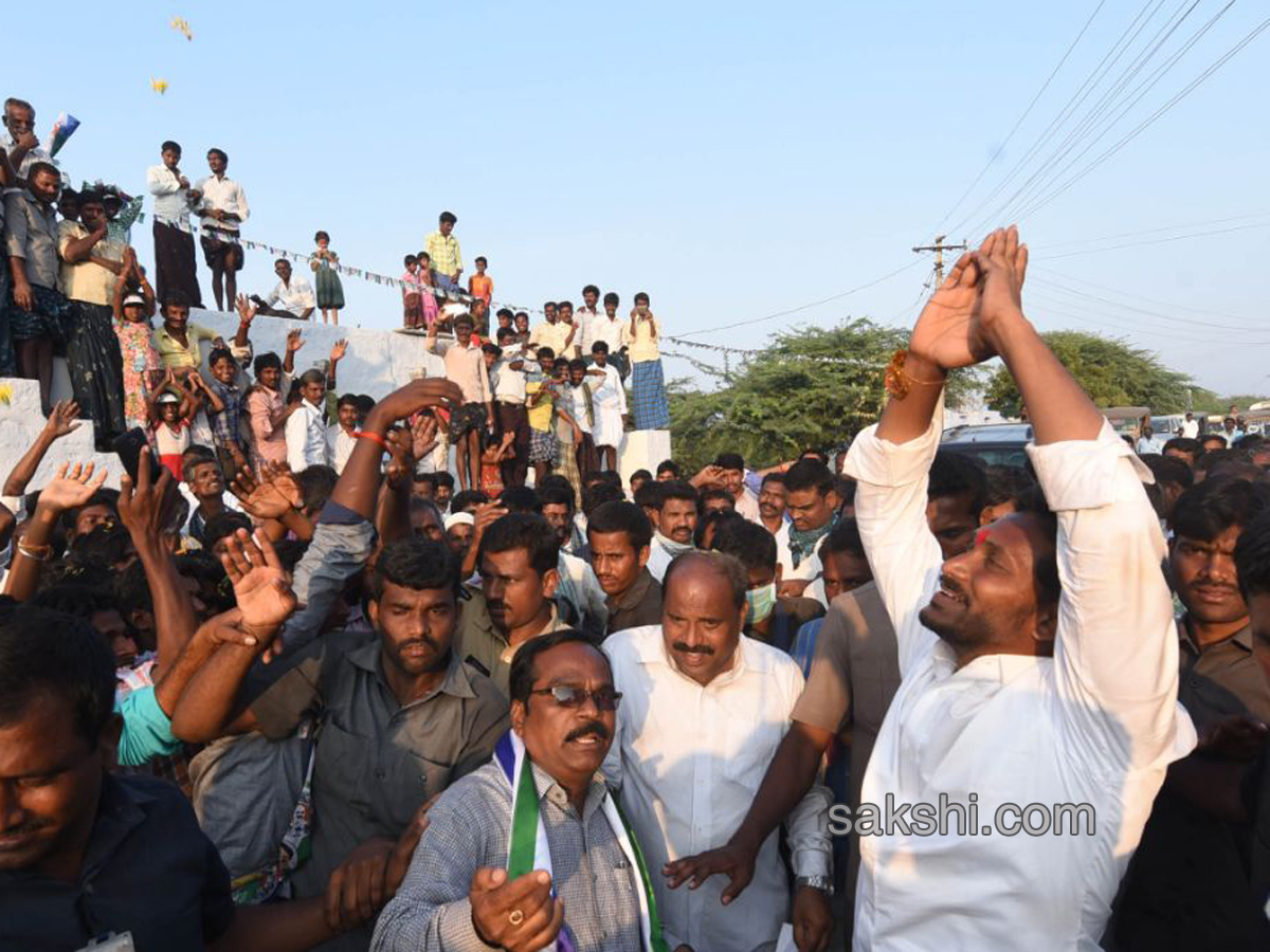 PrajaSankalpaYatra completes 300 km - Sakshi15