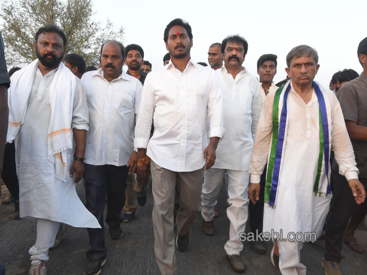 PrajaSankalpaYatra completes 300 km - Sakshi19