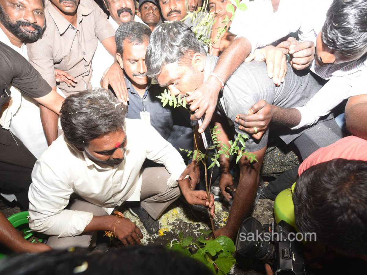 PrajaSankalpaYatra completes 300 km - Sakshi4
