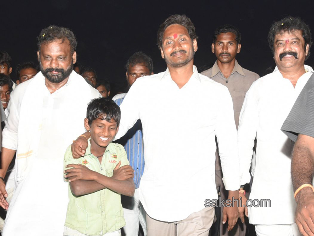 PrajaSankalpaYatra completes 300 km - Sakshi22
