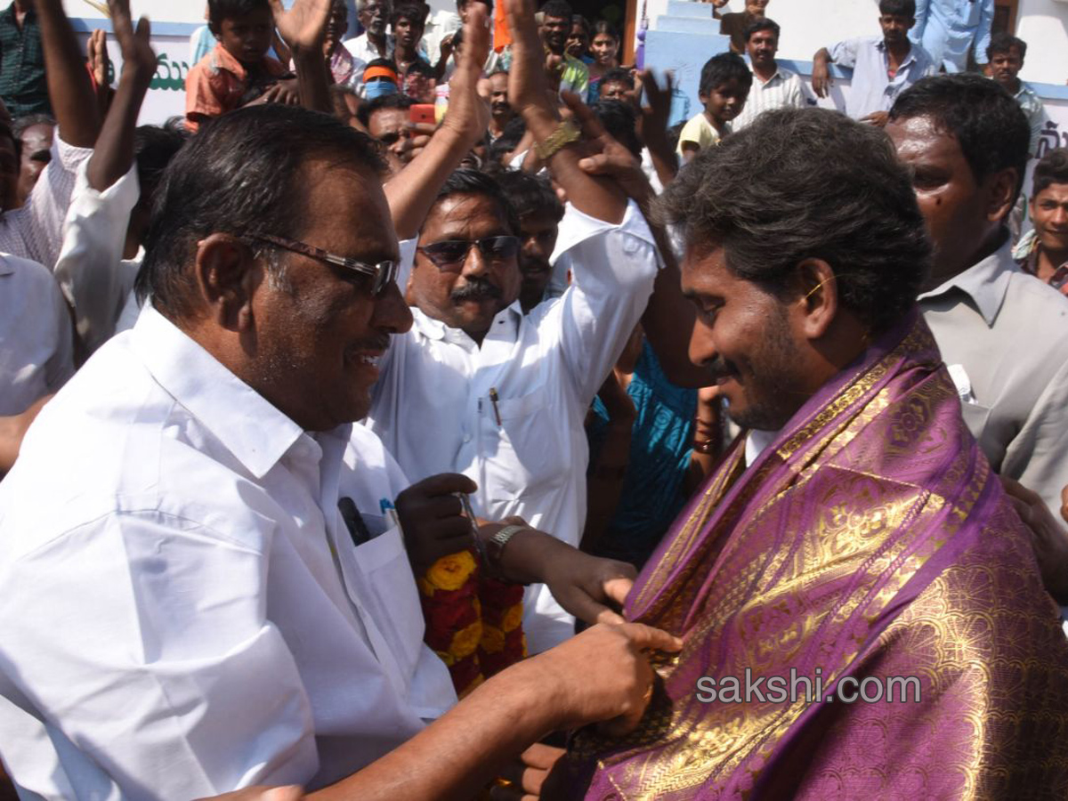 PrajaSankalpaYatra completes 300 km - Sakshi7