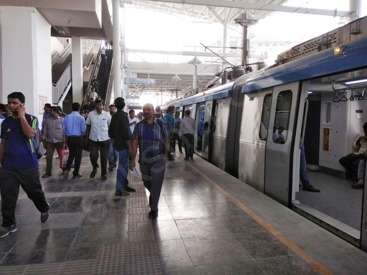 first day of hyderabad metro rail - Sakshi11