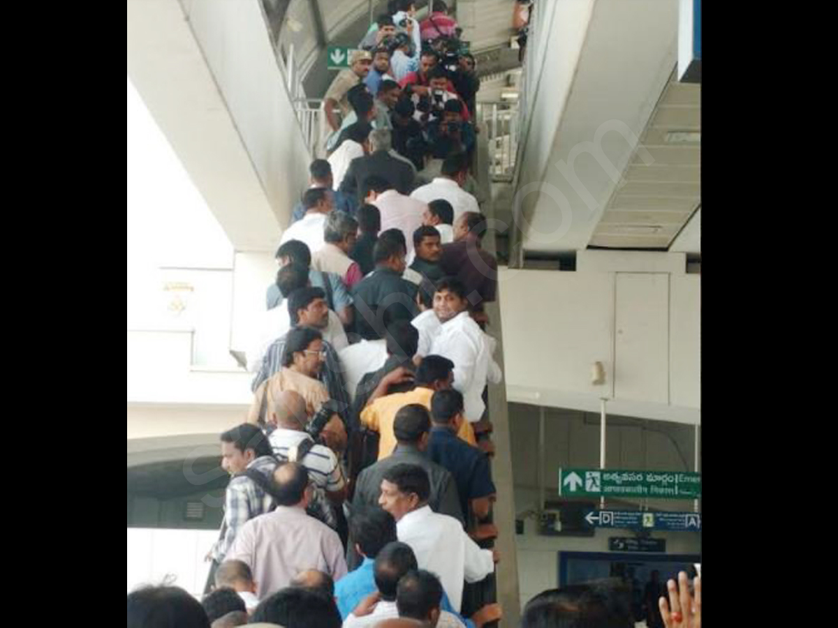 first day of hyderabad metro rail - Sakshi13