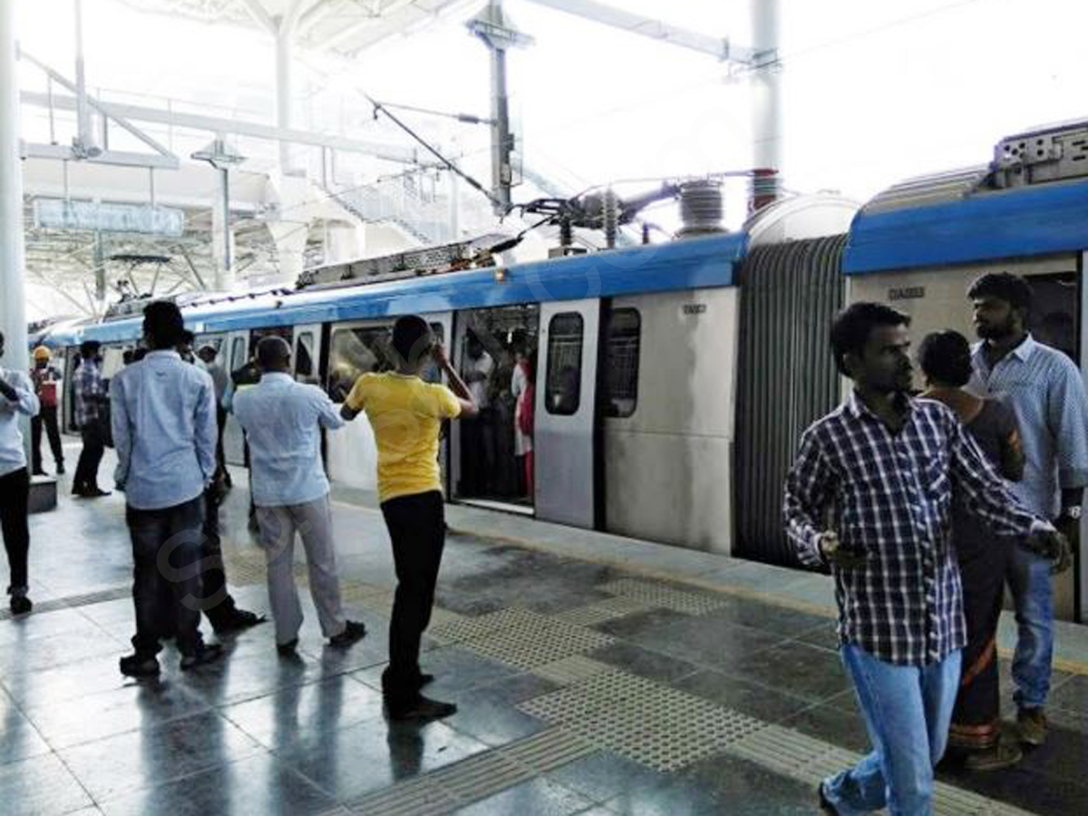 first day of hyderabad metro rail - Sakshi10