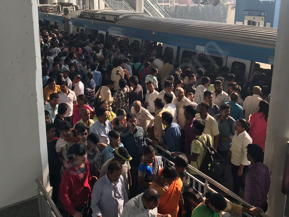 first day of hyderabad metro rail - Sakshi15