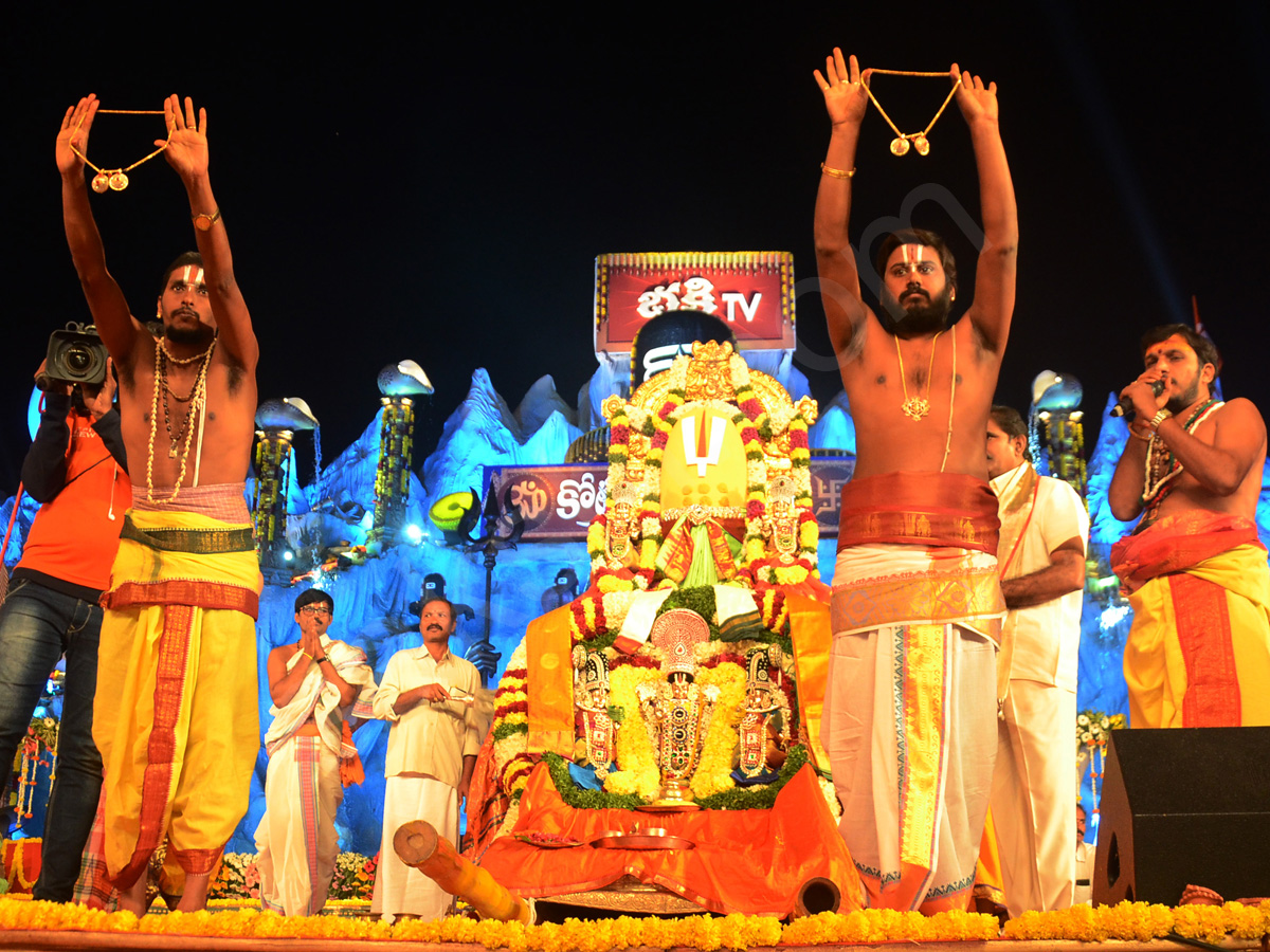 Koti Deepothsavam By Bhakthi TV Events in Hyderabad  - Sakshi2