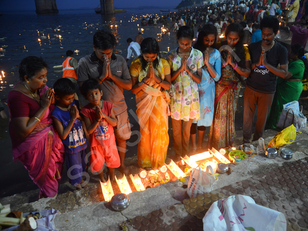 karthika pournami celebrations - Sakshi15