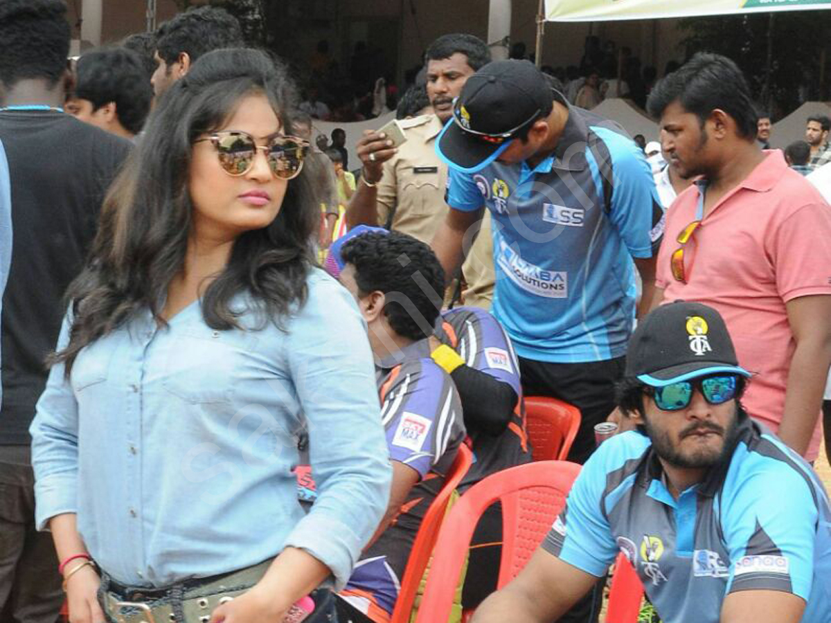 Tollywood stars's Cricket in Anantapur  - Sakshi9