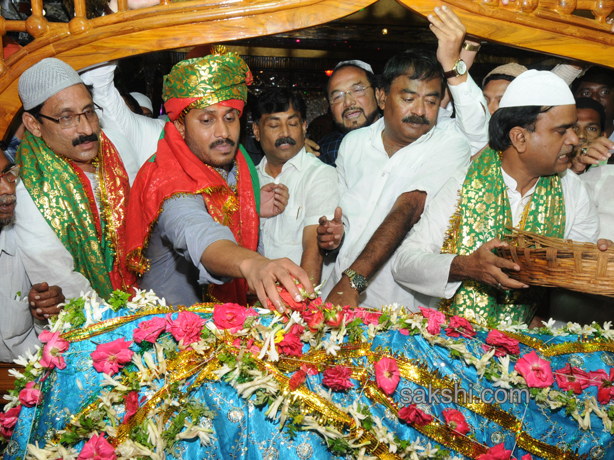 YS Jagan tour Pulivendula ahead of Praja Sankalpa Yatra launch - Sakshi32