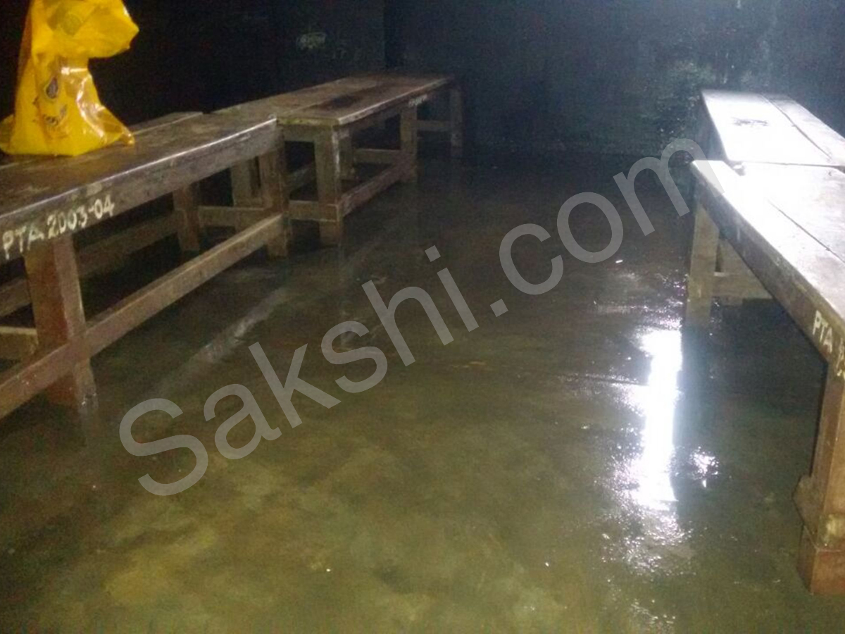 Heavy rains to lash south Tamil Nadu, Kerala due to cyclone Ockhi - Sakshi9