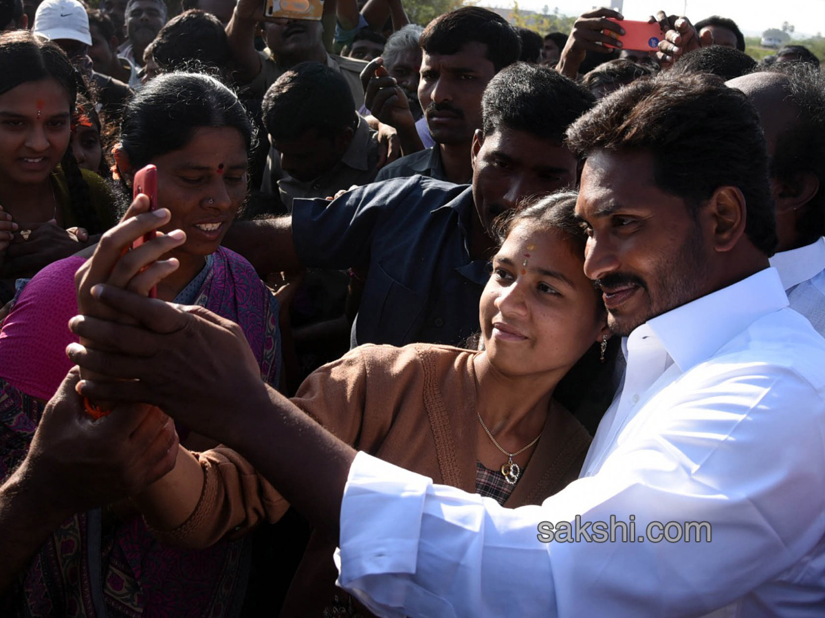 ys jagan prajasankalpayatra starts - Sakshi3