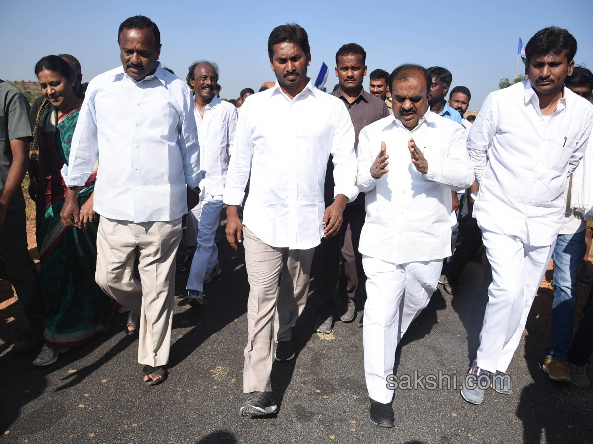 ys jagan prajasankalpayatra starts - Sakshi5