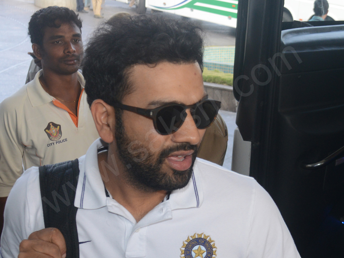 indian cricket team in vizag - Sakshi20