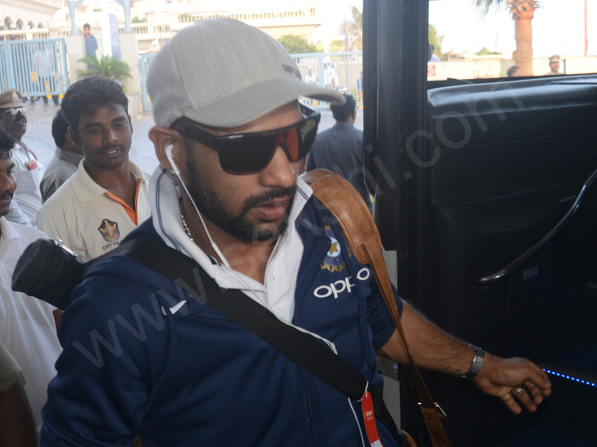 indian cricket team in vizag - Sakshi5