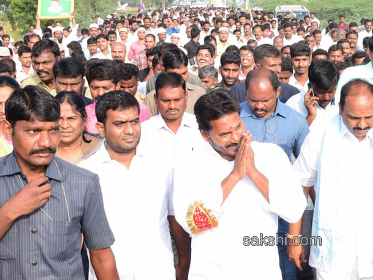 ys jagan prajasankalpayatra - Sakshi11